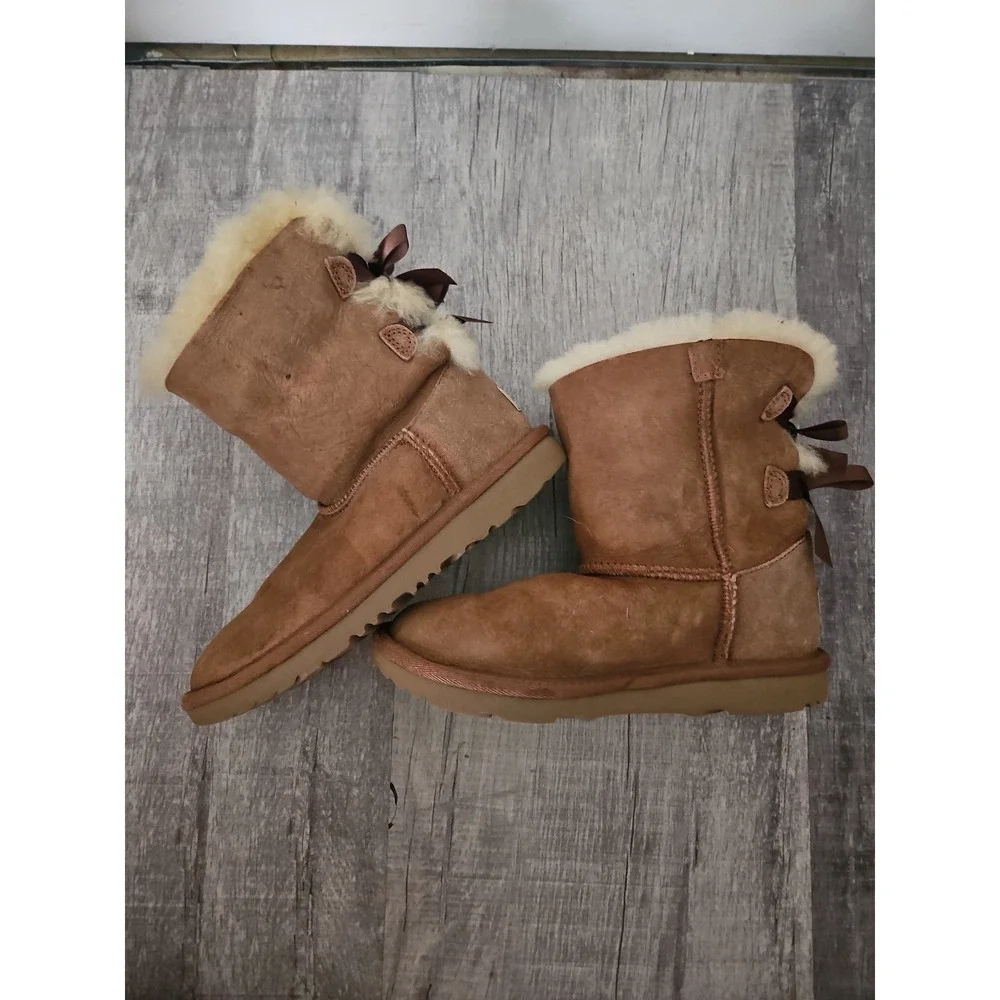 UGG Bailey Bow Mini Boots Chestnut Tan Youth Size 3 Bow Suede